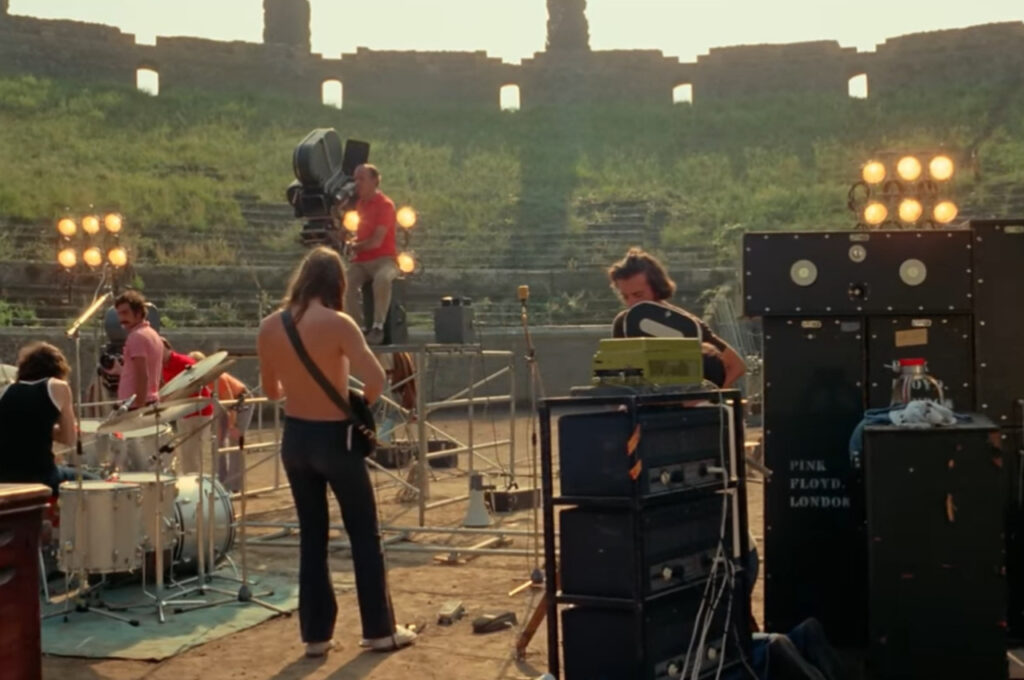 Il restauro completo di "Pink Floyd At Pompeii - MCMLXXII." L'iconico film-concerto del 1972 torna in 4K e con un nuovo mix audio Dolby Atmos. Analisi storica e dettagli sulla nuova edizione.