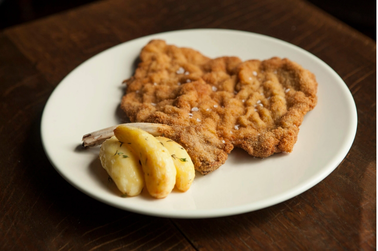 La cotoletta alla milanese di Trattoria Masuelli S. Marco a Milano