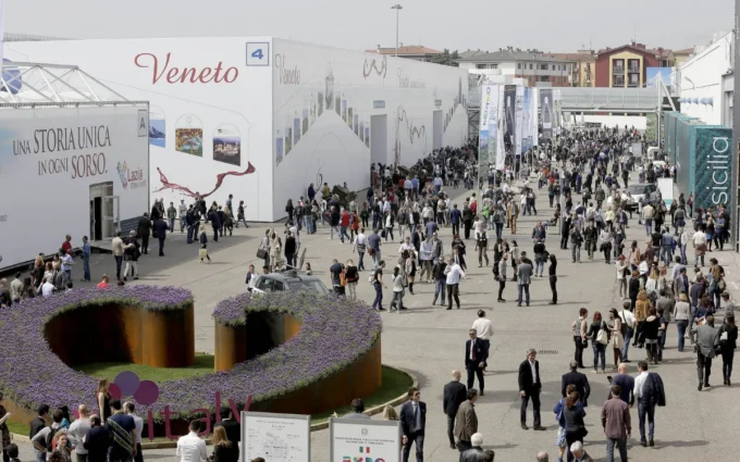 Padiglioni del Vinitaly 2026 a Verona, cantine e produttori da tutta Italia